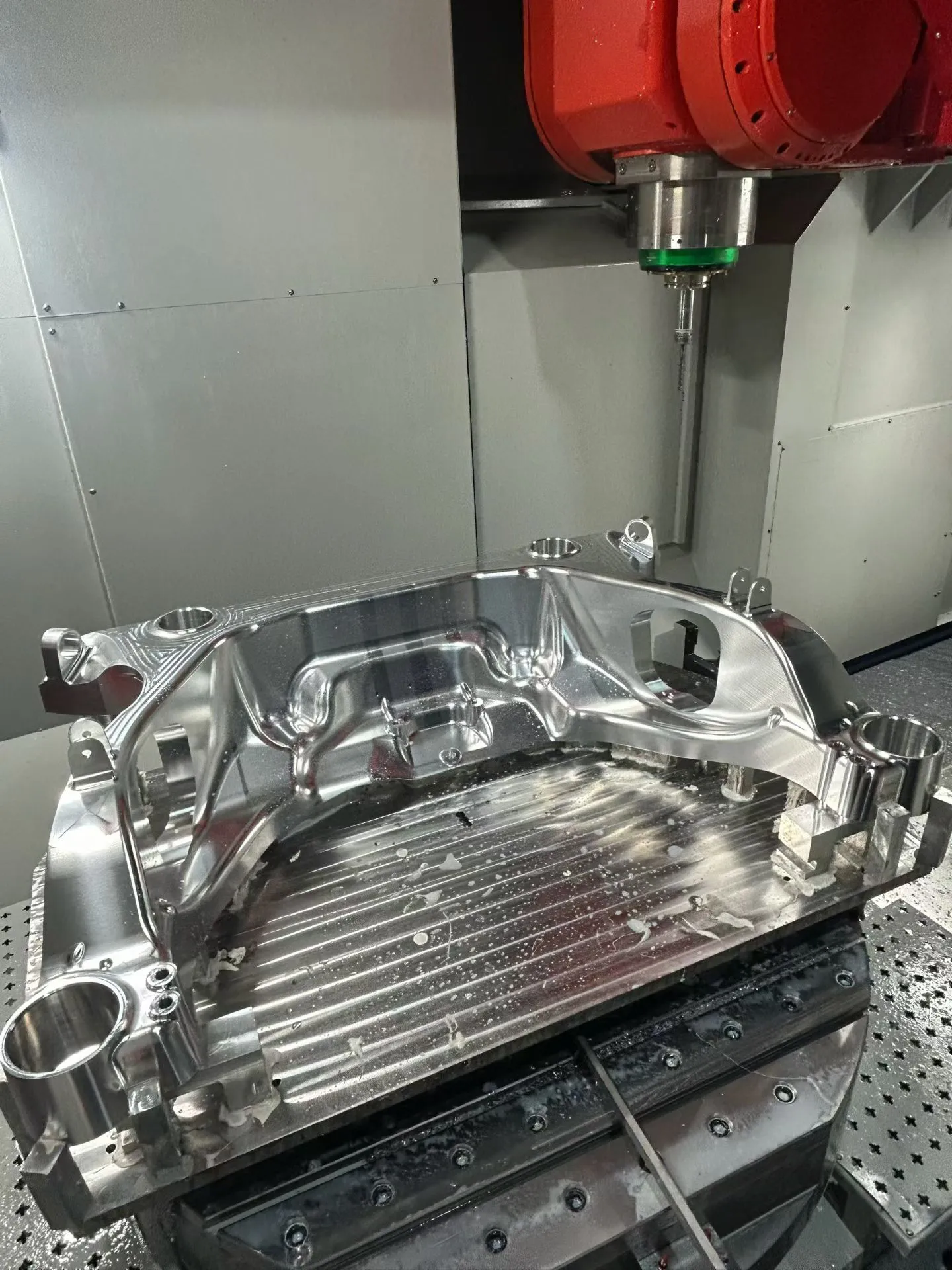 Five-axis CNC machining of automobile shock absorbers