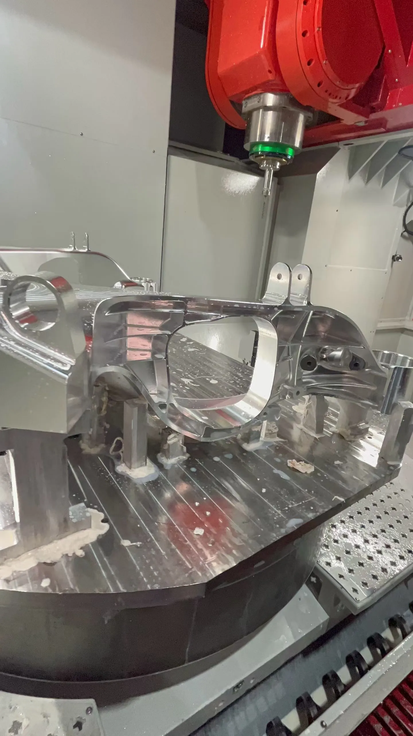 Five-axis CNC machining of automobile shock absorbers